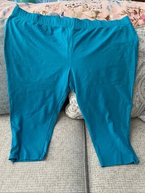 Susan Graver Teal Capri Leggings